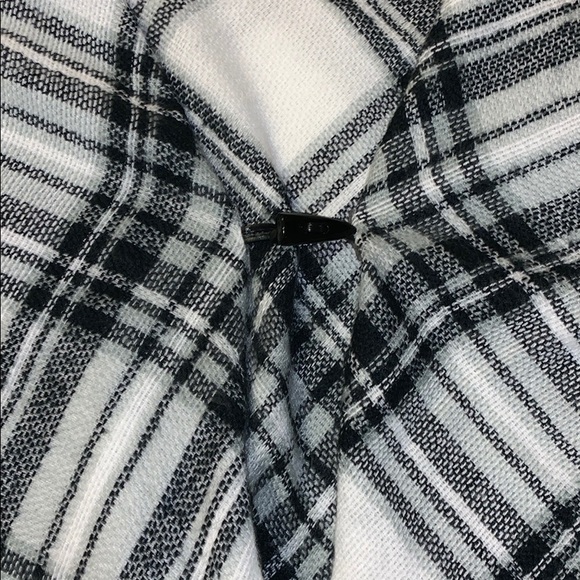 Blanket scarf-NWOT - Picture 3 of 3